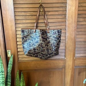 Fossil Tote bag